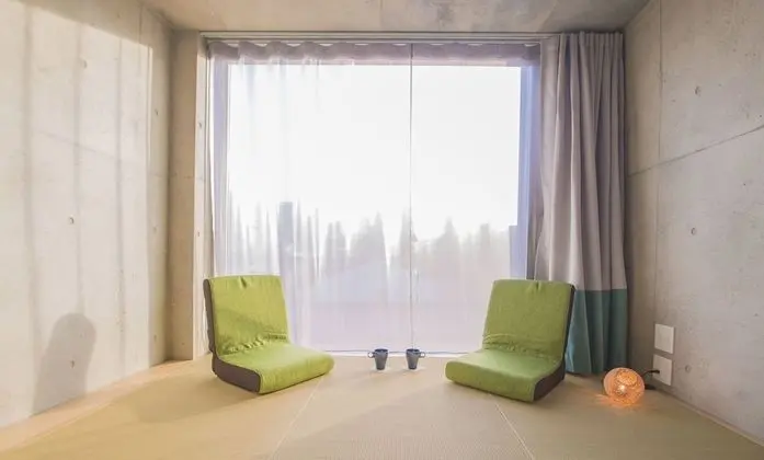 Üç Kişilik Oda, Teras (Room #4)