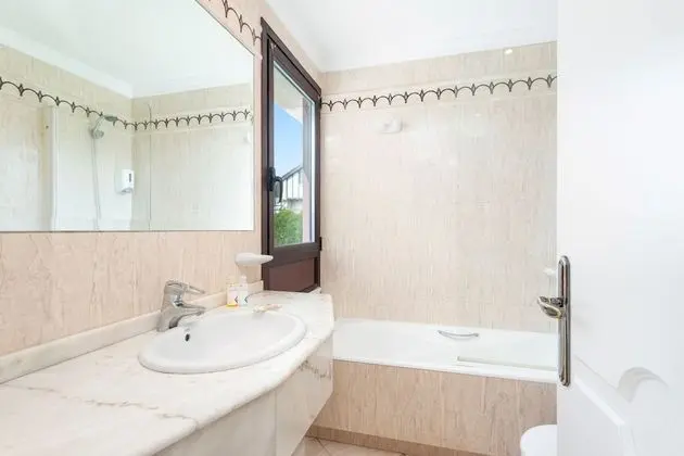 Tek Büyük Yataklı Oda (+ 1 adult extra bed)