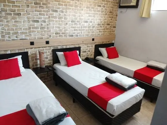 Üç Kişilik Oda