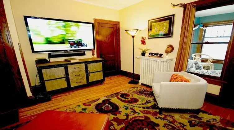 Ev, Birden Çok Yatak (Urban Retreat)