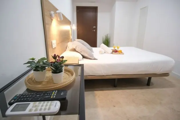 Dört Kişilik Oda, Sigara İçilmez, Ortak Banyo