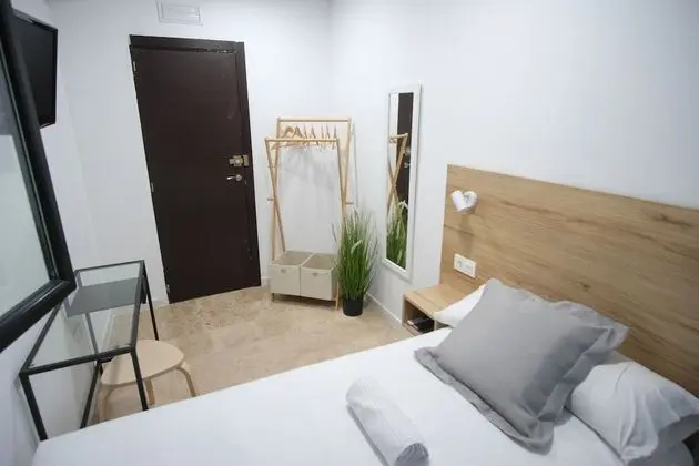 Tek Kişilik Oda, Sigara İçilmez, Ortak Banyo