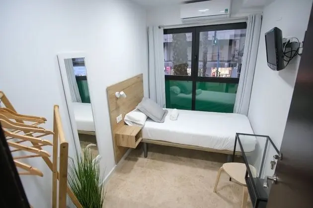 Tek Kişilik Oda, Sigara İçilmez, Ortak Banyo