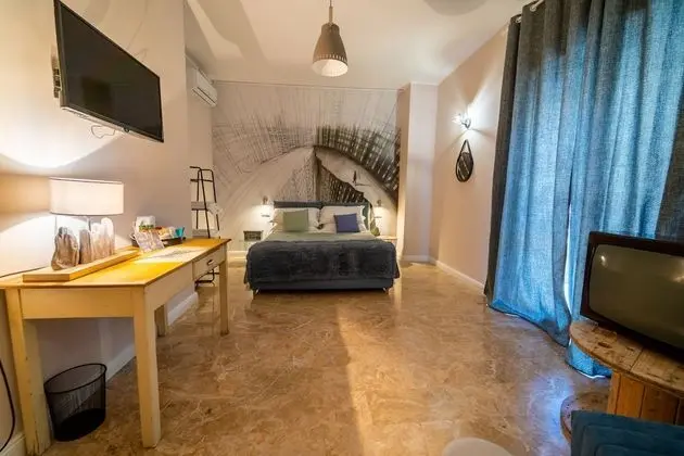 Superior Üç Kişilik Oda, Banyolu/Duşlu