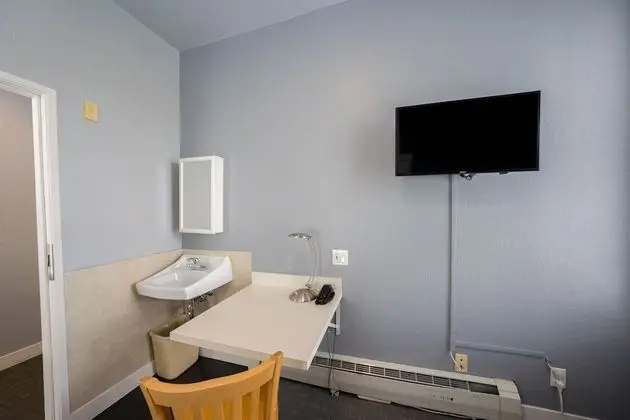 Oda, 1 Tek Kişilik Yatak, Ortak Banyo