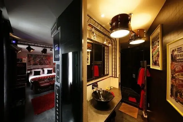 Deluxe Tek Büyük Yataklı Oda (Backstage)