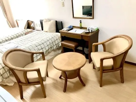 İki Ayrı Yataklı Oda, Sigara İçilebilir