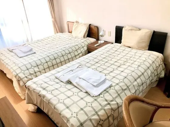 İki Ayrı Yataklı Oda, Sigara İçilebilir