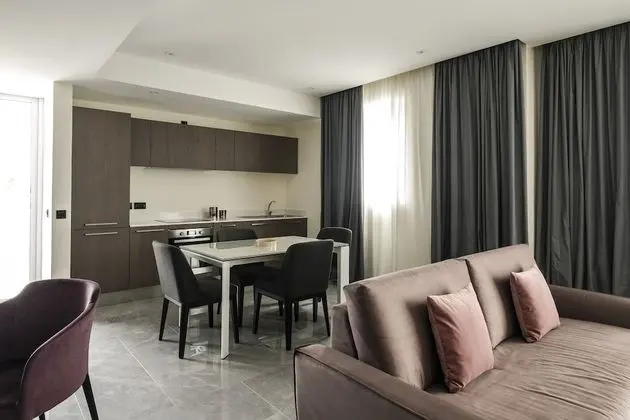 Çatı Katı Süiti (Penthouse)