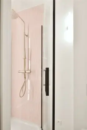 Tek Büyük Yataklı Oda, Özel Banyo (1)