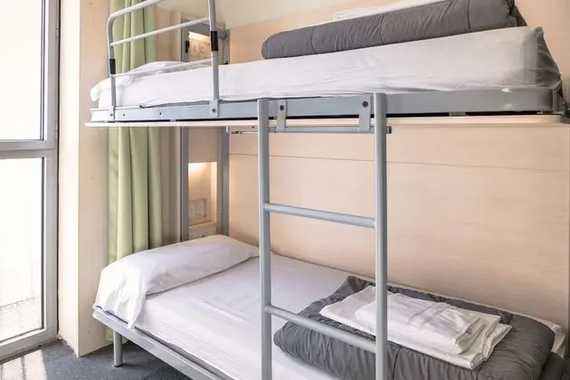 Ortak Ranzalı Oda, Karma Ranzalı Oda (4 Bed Dorm)