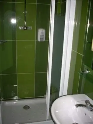 Üç Kişilik Oda, Özel Banyo