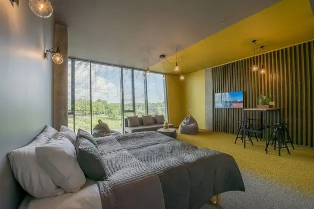 Deluxe Family room