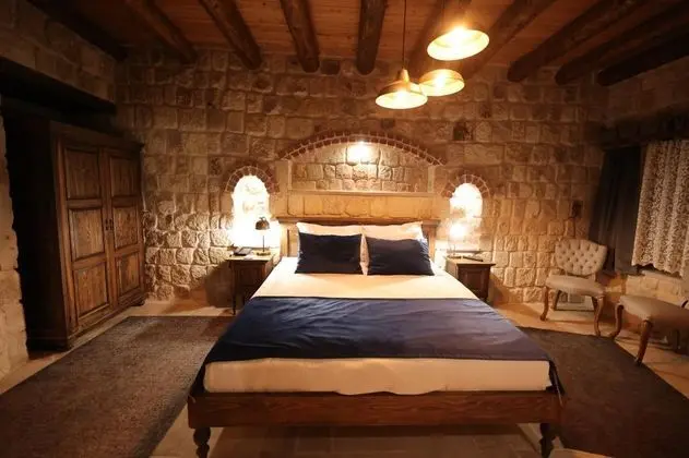 Junior Cave, , Şömineli ve Jakuzili