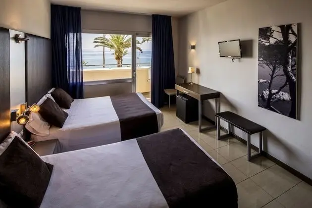 Deluxe Üç Kişilik Oda, Balkon, Deniz Manzaralı