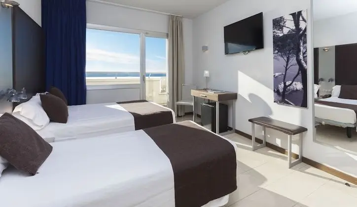 Deluxe Üç Kişilik Oda, Balkon, Deniz Manzaralı