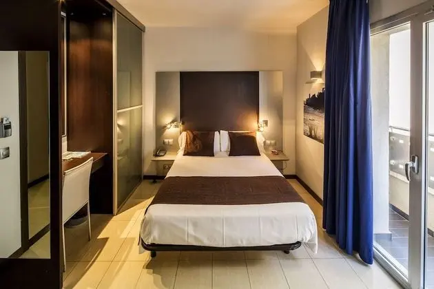 Tek Büyük Yataklı Oda, Balkon