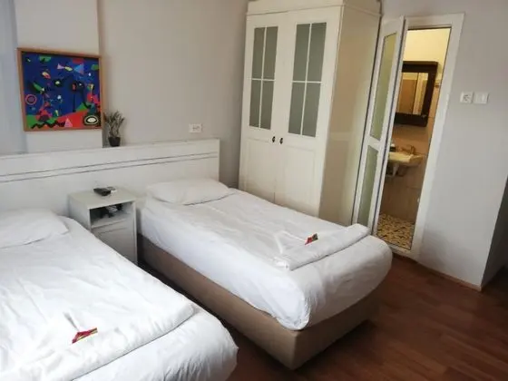 Twin, Şehir Manzaralı