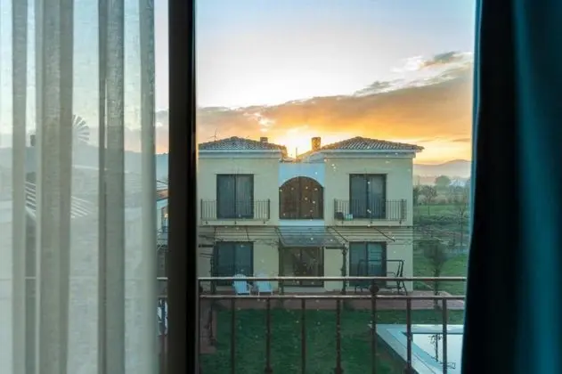 Çift Kişilik, Bahçe Manzaralı, Balkonlu