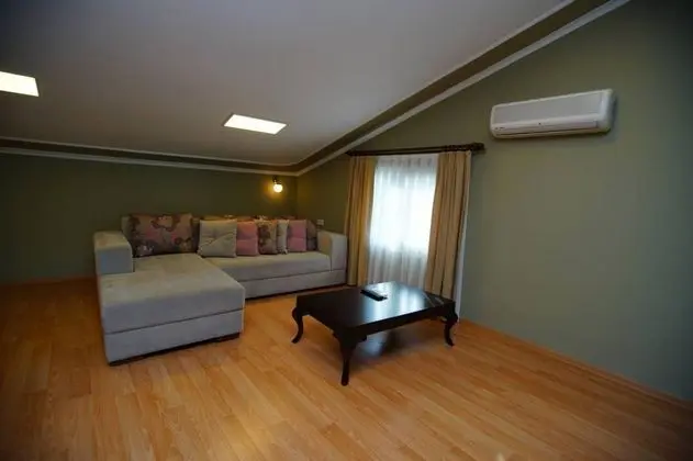 Family Suit Oda Triple, Deniz Manzaralı, Teraslı