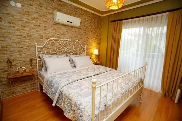 Standart Oda, Bahçe Manzaralı, Balkonlu