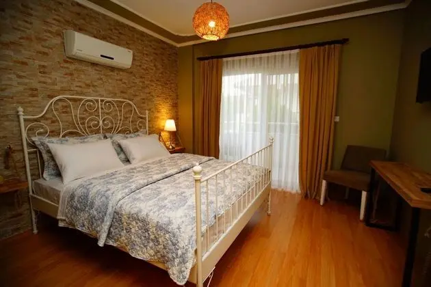 Standart Oda, Bahçe Manzaralı, Balkonlu
