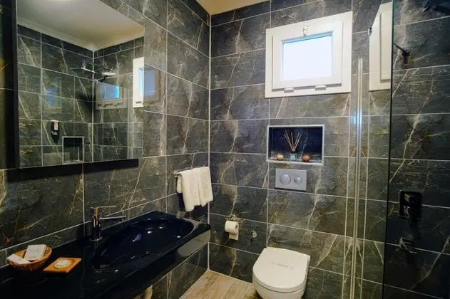 Triple, Bahçe Manzaralı, Balkonlu