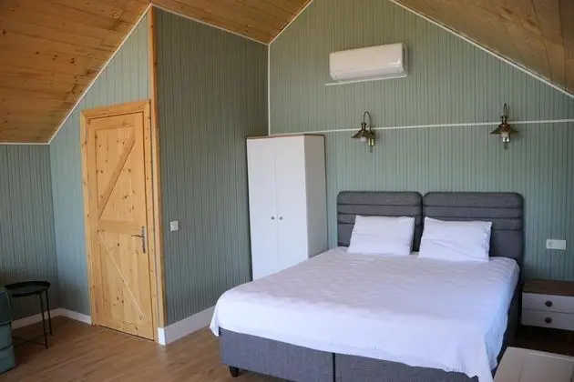 https://images.odamax.com/img/1920x1080/odamax/image/upload/Urlachi_iftli_i_202607231317553_green_house_urlachi_5_.jpg