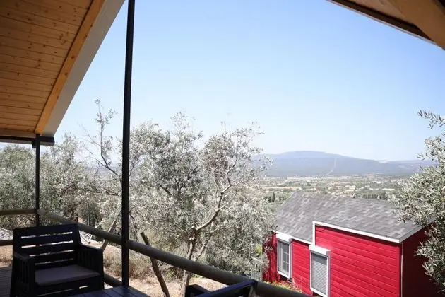 https://images.odamax.com/img/1920x1080/odamax/image/upload/Urlachi_iftli_i_202607231317555_green_house_urlachi_7_.jpg