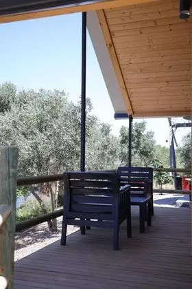 https://images.odamax.com/img/1920x1080/odamax/image/upload/Urlachi_iftli_i_202607231317556_green_house_urlachi_8_.jpg