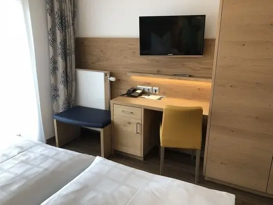 Tek Büyük Yataklı Oda (1)