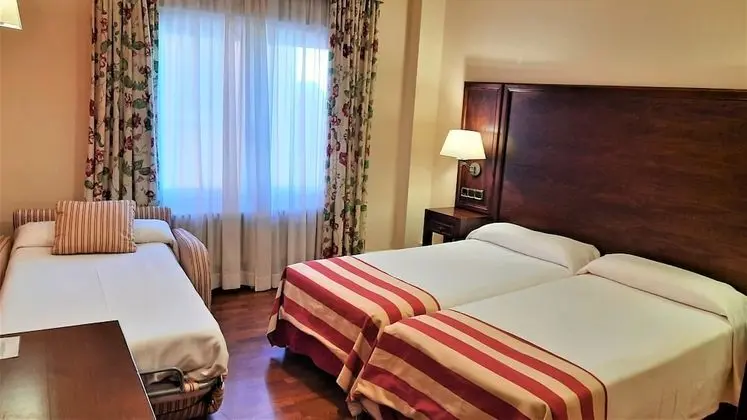 Üç Kişilik Oda (2+1)