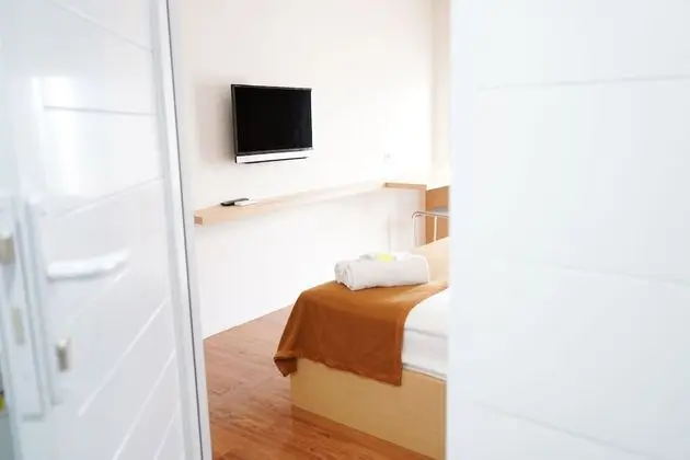 Standard Tek Büyük Yataklı Oda