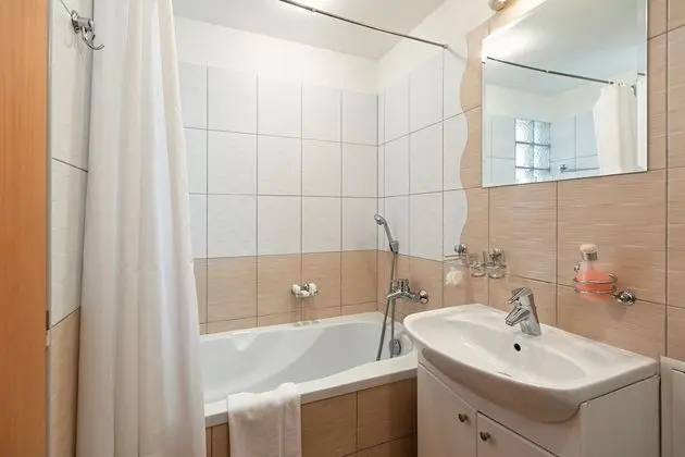 Comfort Tek Büyük veya İki Ayrı Yataklı Oda, 1 Yatak Odası, Küçük Mutfak