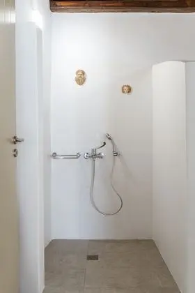 Luxury Tek Büyük veya İki Ayrı Yataklı Oda, Sıcak Su Havuzu