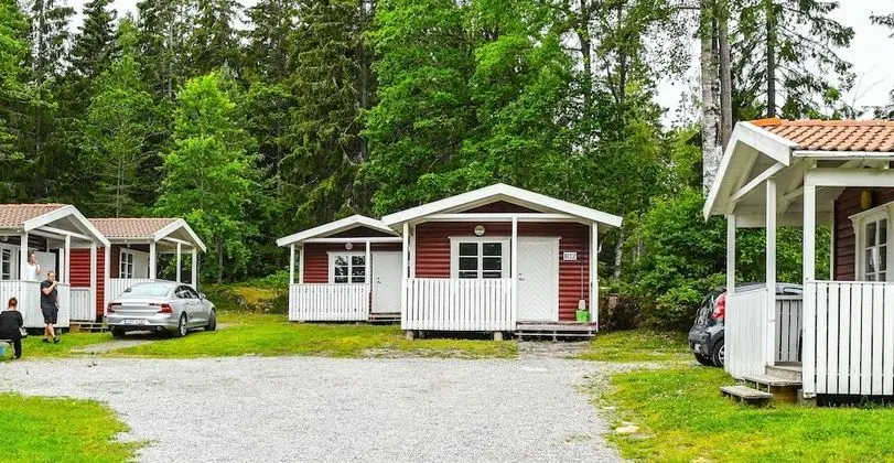 Kulübe, Ortak Banyo (No Running Water, B)