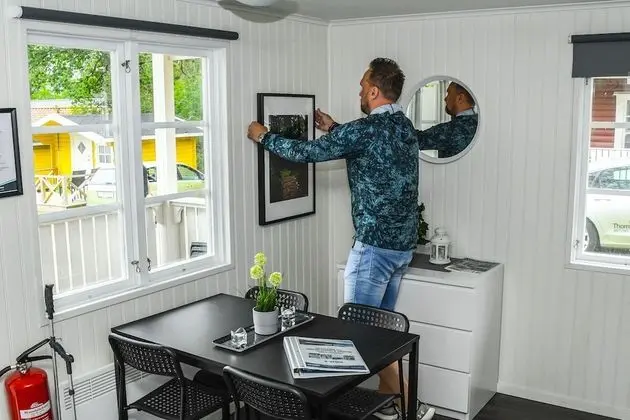 Kulübe, Ortak Banyo (No Running Water, B)