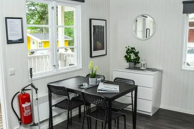 Kulübe, Ortak Banyo (No Running Water, B)