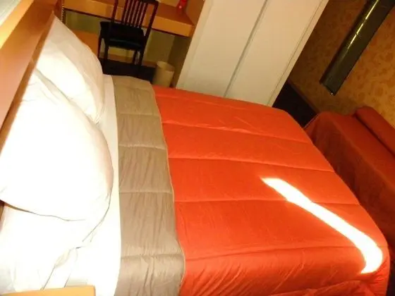 Basic Tek Büyük Yataklı Oda