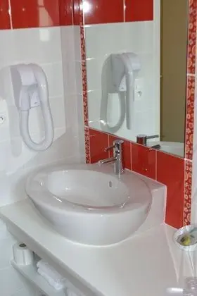 Basic Tek Büyük Yataklı Oda