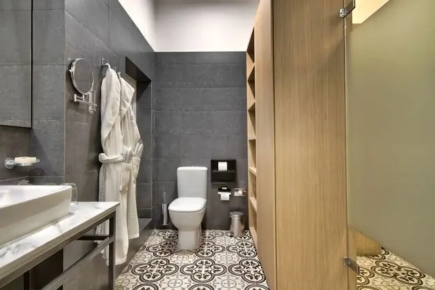 Deluxe Tek Büyük Yataklı Oda (Ground Floor With Patio)