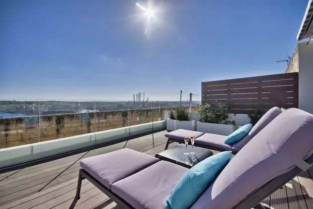 Superior Süit (Penthouse)