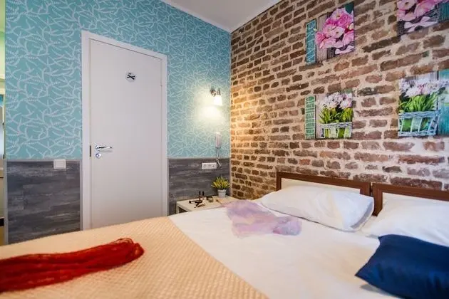 Comfort Tek Büyük veya İki Ayrı Yataklı Oda