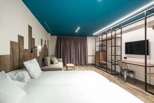 Premium Dört Kişilik Oda (3 Adults + 1 Child)