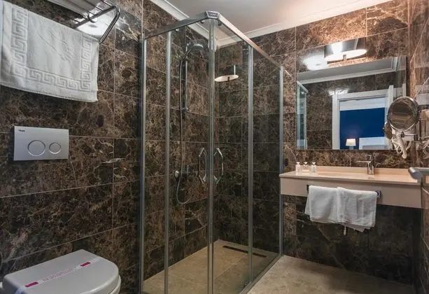 Deluxe Oda, Kısmi Deniz Manzaralı, Balkonlu