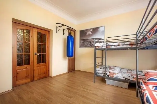 Standard Ortak Ranzalı Oda, Sadece erkekler için (1 Bed in 6 Person Dorm)
