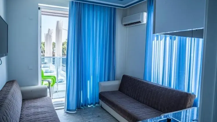 Apart Oda, Havuz veya Bahçe Manzaralı, Balkonlu