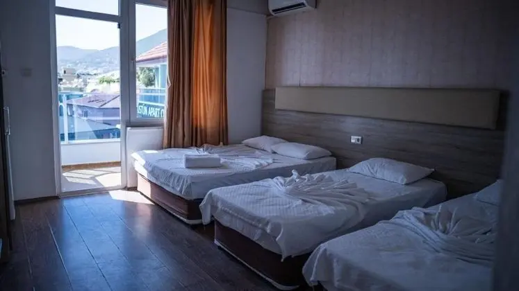 Standart Oda, Havuz veya Bahçe Manzaralı, Balkonlu