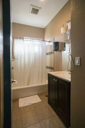 Standard Oda, 1 Çift Kişilik Yatak, Ortak Banyo