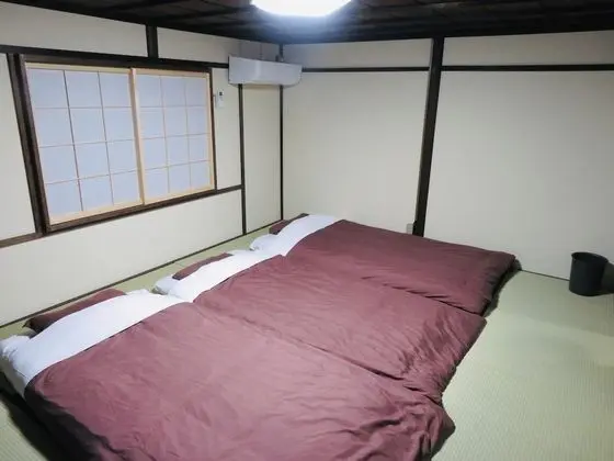 Ev (Private Vacation)